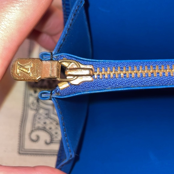 Louis Vuitton Epi Leather Wallet - Picture 10 of 17